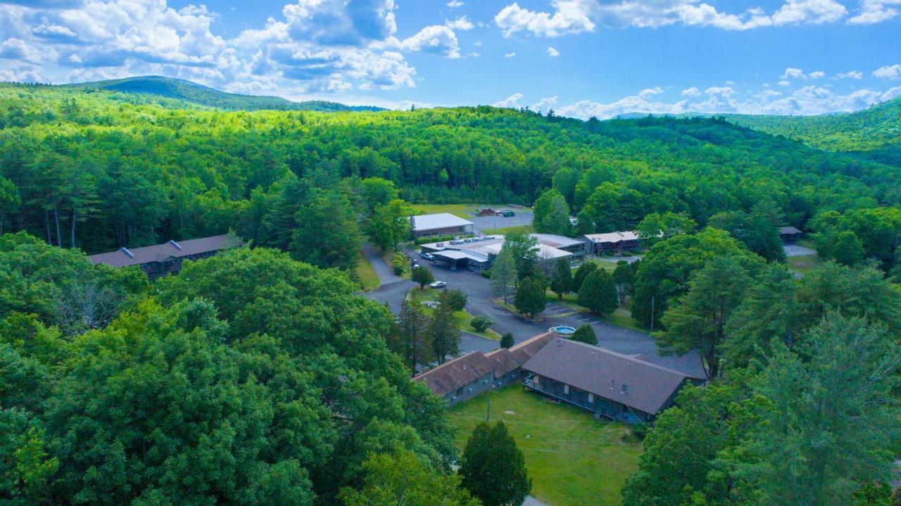 Roaring Brook Ranch Resort Лейк Джордж Екстериор снимка