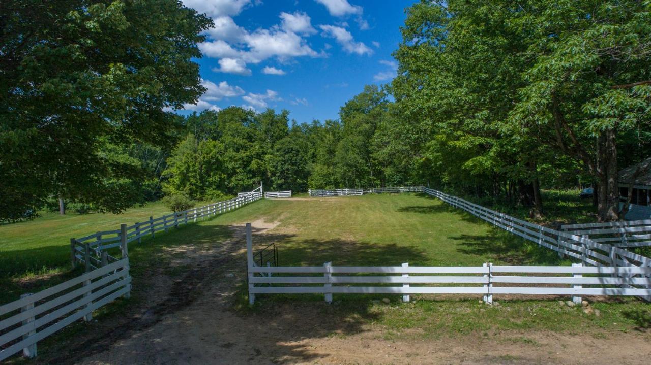 Roaring Brook Ranch Resort Лейк Джордж Екстериор снимка