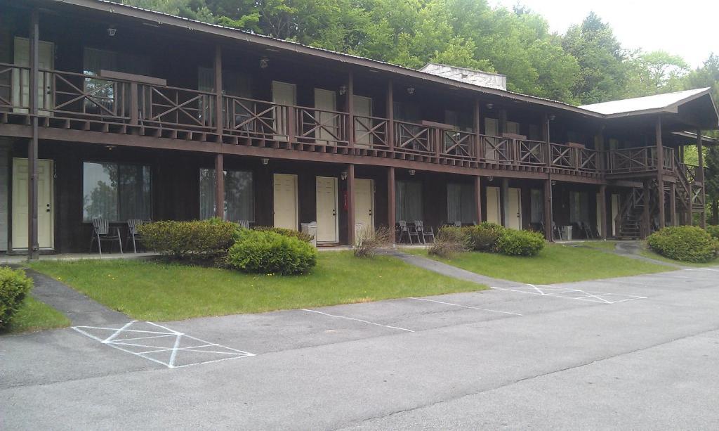 Roaring Brook Ranch Resort Лейк Джордж Екстериор снимка