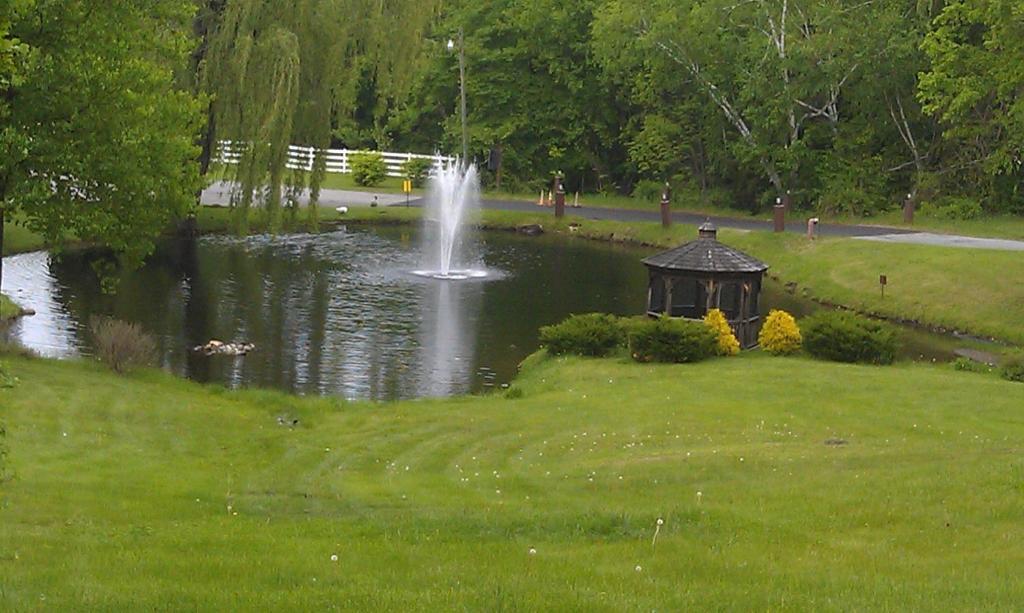 Roaring Brook Ranch Resort Лейк Джордж Екстериор снимка