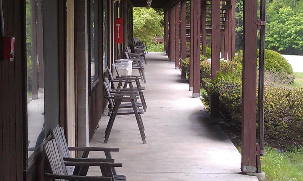 Roaring Brook Ranch Resort Лейк Джордж Екстериор снимка