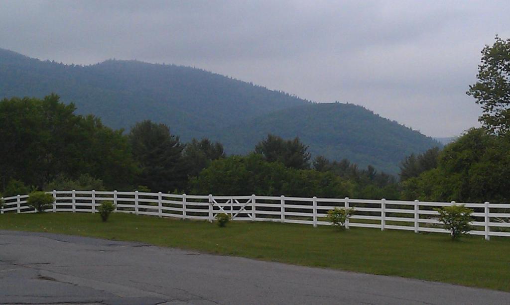Roaring Brook Ranch Resort Лейк Джордж Екстериор снимка