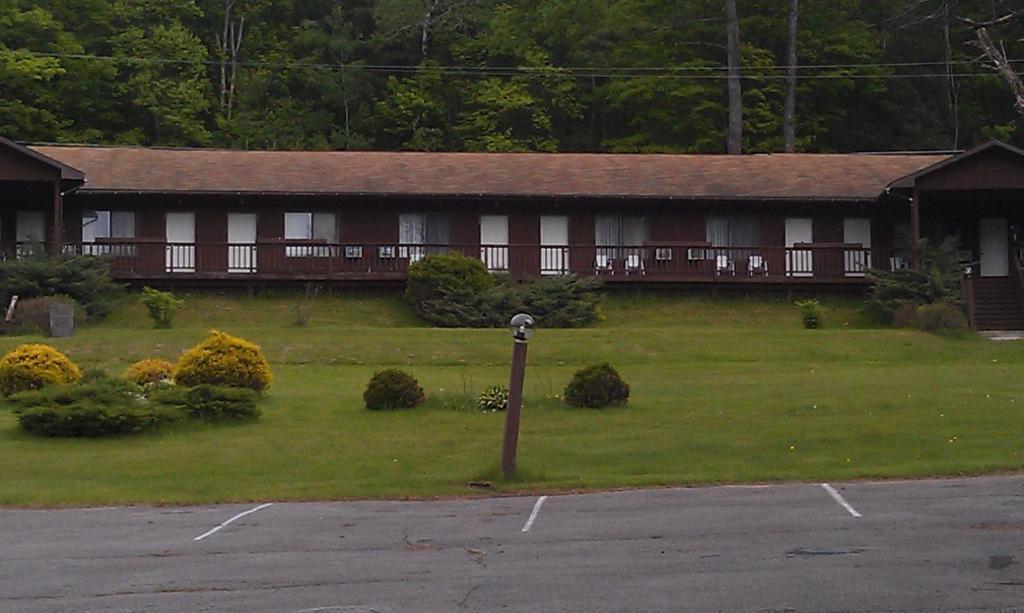 Roaring Brook Ranch Resort Лейк Джордж Екстериор снимка